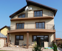 Aplicare Tencuiala Decorativa, Baumit SilikonPutz, Firma Constructii Bucuresti, Pret, Montat Gresie, Placari Faianta, Montat Tapet, www.manoperacasa.ro